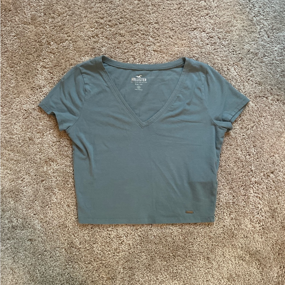 Hollister Blue Must Have Baby Tee Short Sleeve Cropped T-Shirt Size M V-Neck